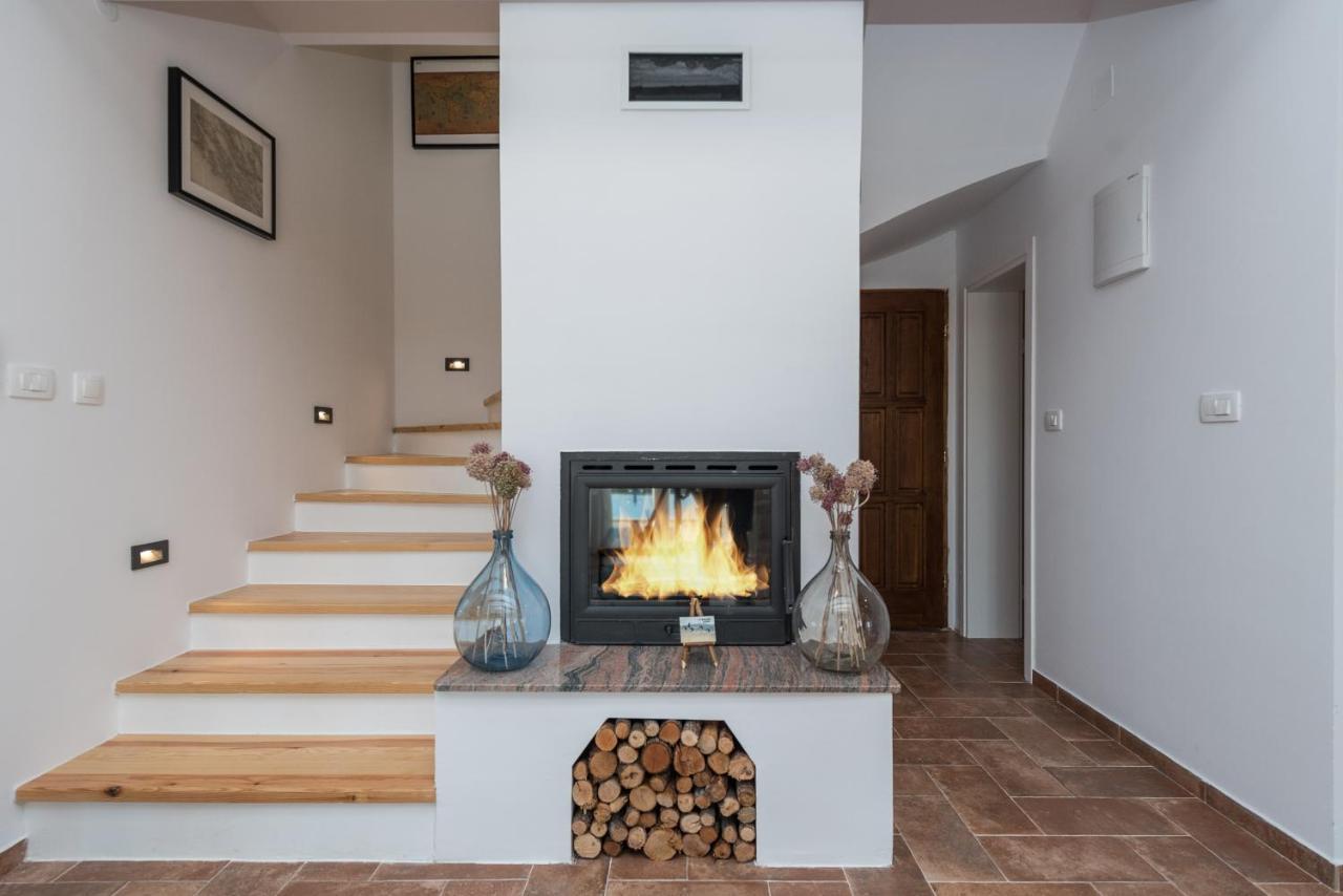 Brand New Cara D Oro, Vrana Villa