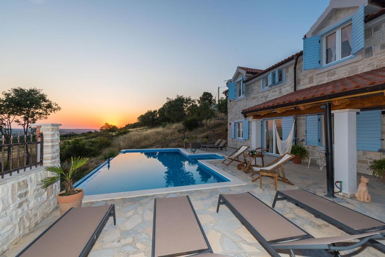 Brand New Cara D Oro, Vrana Villa